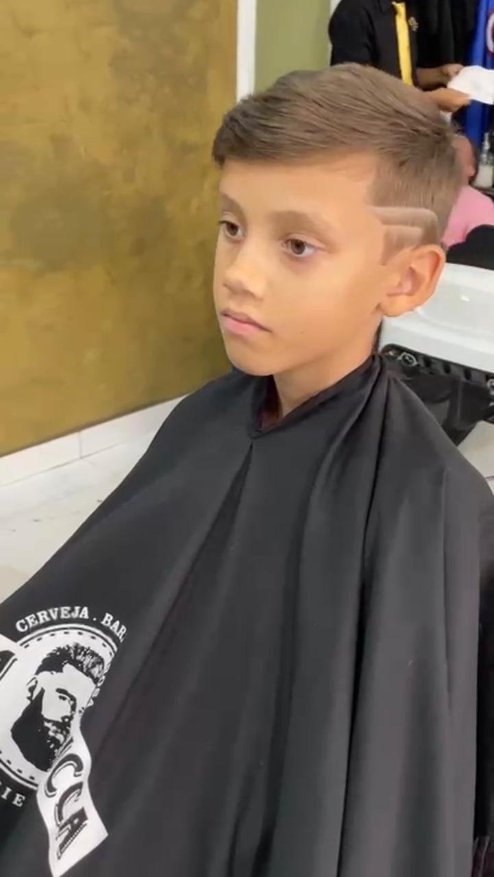 Corte infantil estiloso